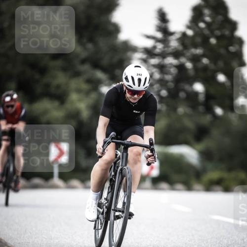21.06.2026 - 29. Vierlanden-Triathlon H.Heesch http://msf.ph/oto/9904078 21.06.2026 10:19:27 Radfahren 171, 184, 242 meine-sportfotos.de
