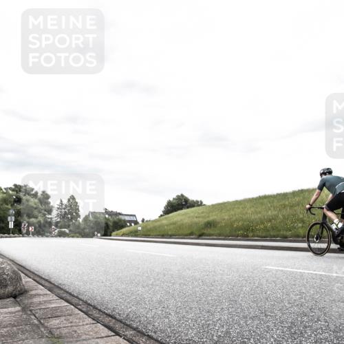 21.06.2026 - 29. Vierlanden-Triathlon H.Heesch http://msf.ph/oto/9904083 21.06.2026 10:24:09 Radfahren 32, 335, 496 meine-sportfotos.de