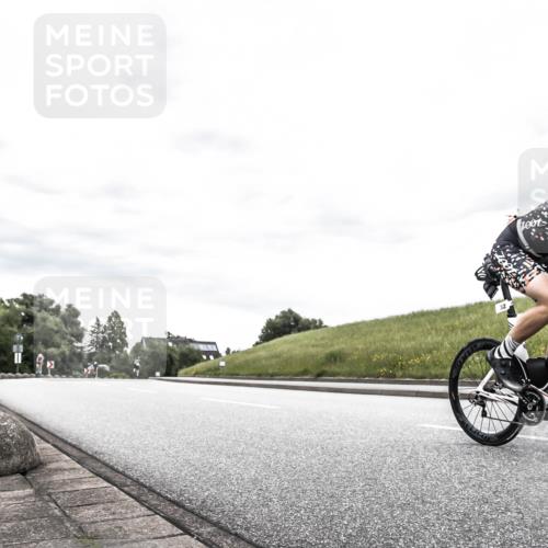21.06.2026 - 29. Vierlanden-Triathlon H.Heesch http://msf.ph/oto/9904087 21.06.2026 10:24:14 Radfahren 32, 204, 240 meine-sportfotos.de
