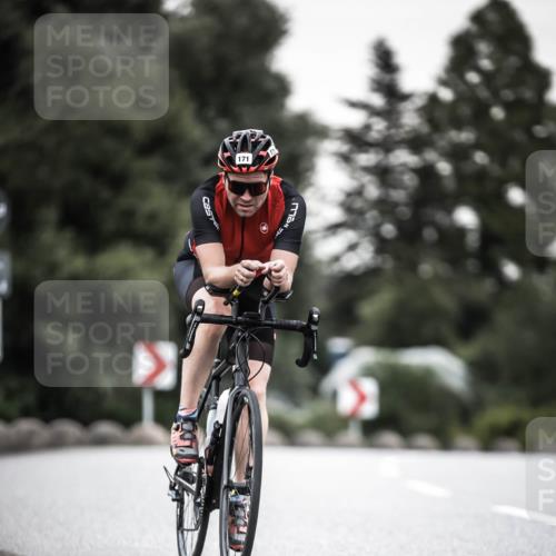 21.06.2026 - 29. Vierlanden-Triathlon H.Heesch http://msf.ph/oto/9904096 21.06.2026 10:19:29 Radfahren 171, 184, 242 meine-sportfotos.de