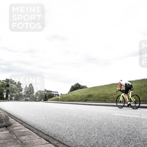 21.06.2026 - 29. Vierlanden-Triathlon H.Heesch http://msf.ph/oto/9904097 21.06.2026 10:24:14 Radfahren 32, 204, 240 meine-sportfotos.de