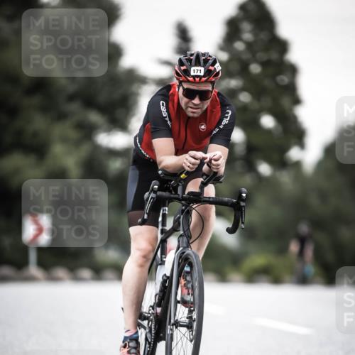 21.06.2026 - 29. Vierlanden-Triathlon H.Heesch http://msf.ph/oto/9904115 21.06.2026 10:19:29 Radfahren 171, 184, 242 meine-sportfotos.de