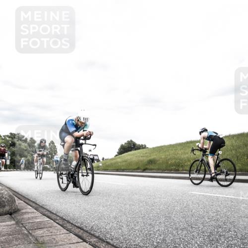 21.06.2026 - 29. Vierlanden-Triathlon H.Heesch http://msf.ph/oto/9904119 21.06.2026 10:24:32 Radfahren 84, 94, 169, 370, 552, 622, 625 meine-sportfotos.de