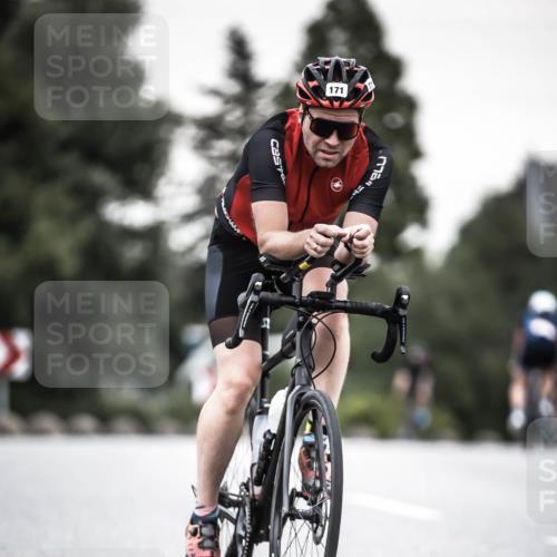 21.06.2026 - 29. Vierlanden-Triathlon H.Heesch http://msf.ph/oto/9904121 21.06.2026 10:19:29 Radfahren 171, 184, 242 meine-sportfotos.de