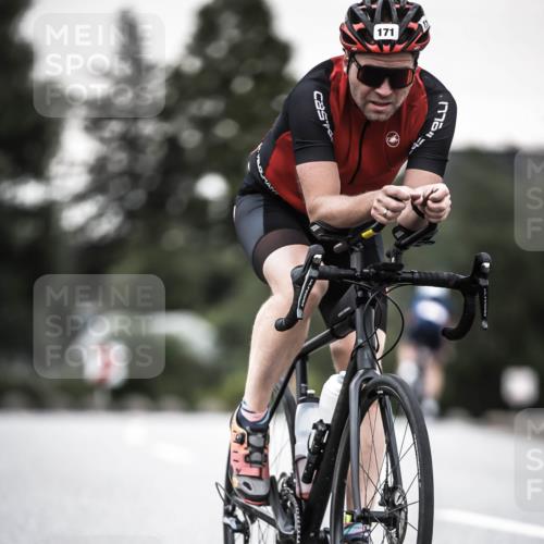 21.06.2026 - 29. Vierlanden-Triathlon H.Heesch http://msf.ph/oto/9904131 21.06.2026 10:19:29 Radfahren 171, 184, 242 meine-sportfotos.de