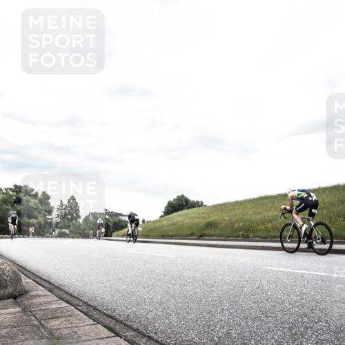 21.06.2026 - 29. Vierlanden-Triathlon H.Heesch http://msf.ph/oto/9904156 21.06.2026 10:24:38 Radfahren 71, 207, 625 meine-sportfotos.de