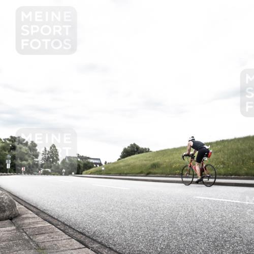 21.06.2026 - 29. Vierlanden-Triathlon H.Heesch http://msf.ph/oto/9904172 21.06.2026 10:24:48 Radfahren 178, 509, 562 meine-sportfotos.de