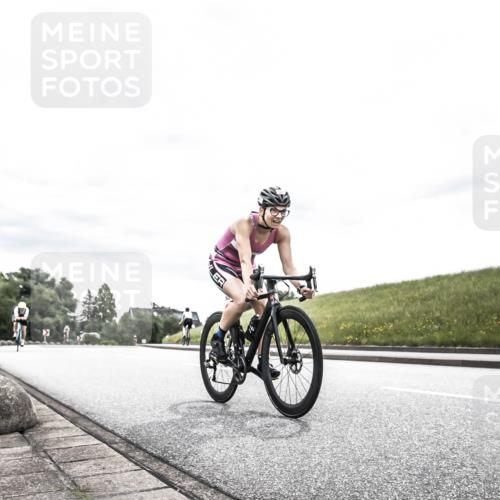 21.06.2026 - 29. Vierlanden-Triathlon H.Heesch http://msf.ph/oto/9904211 21.06.2026 10:25:21 Radfahren 168, 506, 521 meine-sportfotos.de