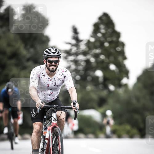 21.06.2026 - 29. Vierlanden-Triathlon H.Heesch http://msf.ph/oto/9904242 21.06.2026 10:19:52 Radfahren 18, 21, 69, 146, 163, 268, 400 meine-sportfotos.de
