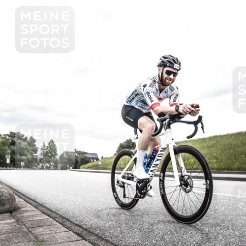 21.06.2026 - 29. Vierlanden-Triathlon H.Heesch http://msf.ph/oto/9904252 21.06.2026 10:25:54 Radfahren 114, 380, 382 meine-sportfotos.de