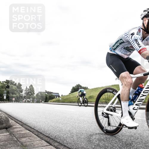 21.06.2026 - 29. Vierlanden-Triathlon H.Heesch http://msf.ph/oto/9904255 21.06.2026 10:25:54 Radfahren 114, 380, 382 meine-sportfotos.de