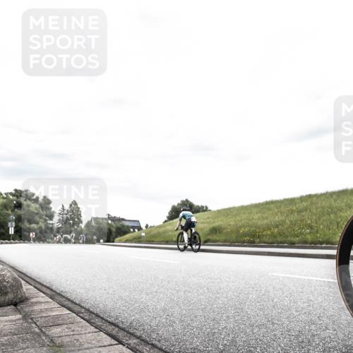 21.06.2026 - 29. Vierlanden-Triathlon H.Heesch http://msf.ph/oto/9904258 21.06.2026 10:25:54 Radfahren 114, 380, 382 meine-sportfotos.de