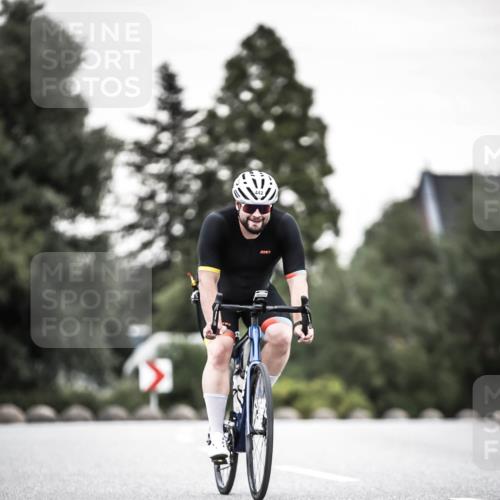 21.06.2026 - 29. Vierlanden-Triathlon H.Heesch http://msf.ph/oto/9904259 21.06.2026 10:18:37 Radfahren 442, 446 meine-sportfotos.de