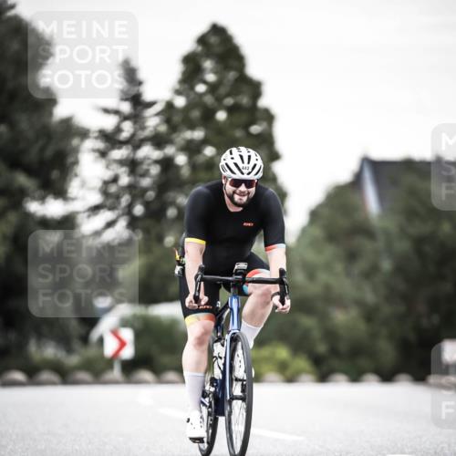 21.06.2026 - 29. Vierlanden-Triathlon H.Heesch http://msf.ph/oto/9904265 21.06.2026 10:18:37 Radfahren 442, 446 meine-sportfotos.de