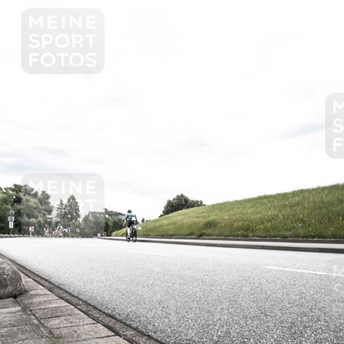 21.06.2026 - 29. Vierlanden-Triathlon H.Heesch http://msf.ph/oto/9904292 21.06.2026 10:25:55 Radfahren 114, 380, 382 meine-sportfotos.de
