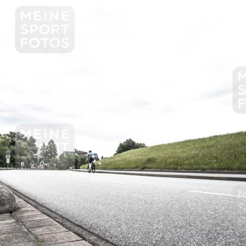 21.06.2026 - 29. Vierlanden-Triathlon H.Heesch http://msf.ph/oto/9904295 21.06.2026 10:25:55 Radfahren 114, 380, 382 meine-sportfotos.de