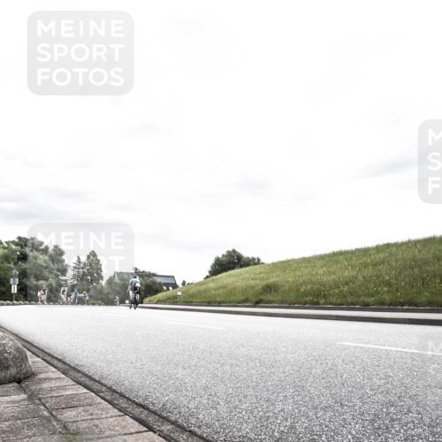 21.06.2026 - 29. Vierlanden-Triathlon H.Heesch http://msf.ph/oto/9904321 21.06.2026 10:25:56 Radfahren 114, 380, 382 meine-sportfotos.de