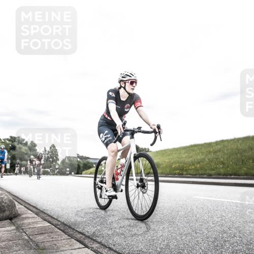 21.06.2026 - 29. Vierlanden-Triathlon H.Heesch http://msf.ph/oto/9904397 21.06.2026 10:26:03 Radfahren 8, 136, 383, 384, 415, 536, 587, 591, 604, 1355 meine-sportfotos.de