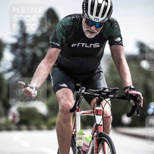 21.06.2026 - 29. Vierlanden-Triathlon H.Heesch http://msf.ph/oto/9904405 21.06.2026 11:36:16 Radfahren 43, 771, 833, 888 meine-sportfotos.de