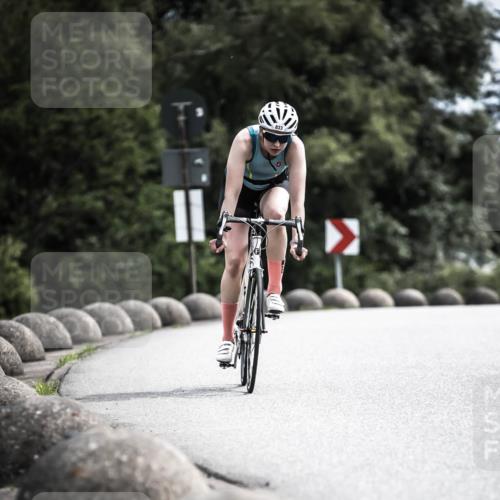21.06.2026 - 29. Vierlanden-Triathlon H.Heesch http://msf.ph/oto/9904425 21.06.2026 11:36:20 Radfahren 43, 246, 771, 833 meine-sportfotos.de