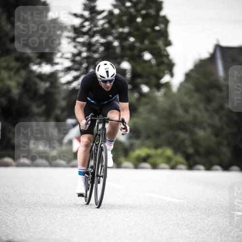 21.06.2026 - 29. Vierlanden-Triathlon H.Heesch http://msf.ph/oto/9904462 21.06.2026 10:20:08 Radfahren 15, 16, 22, 113, 244, 412 meine-sportfotos.de