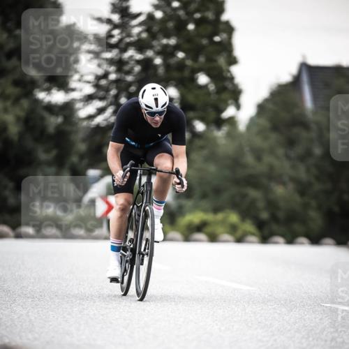 21.06.2026 - 29. Vierlanden-Triathlon H.Heesch http://msf.ph/oto/9904465 21.06.2026 10:20:08 Radfahren 15, 16, 22, 113, 244, 412 meine-sportfotos.de