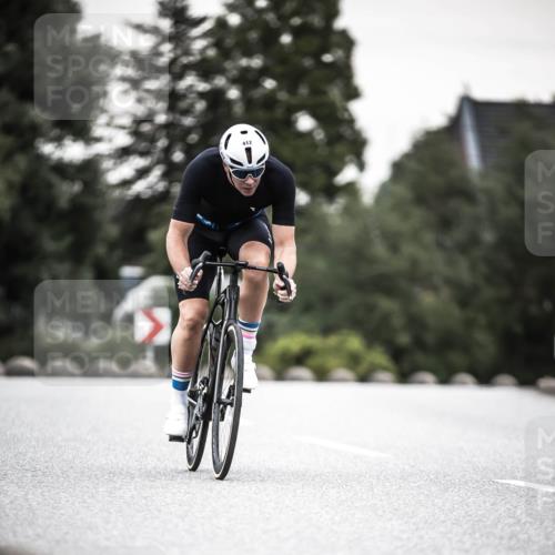 21.06.2026 - 29. Vierlanden-Triathlon H.Heesch http://msf.ph/oto/9904468 21.06.2026 10:20:08 Radfahren 15, 16, 22, 113, 244, 412 meine-sportfotos.de