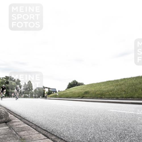 21.06.2026 - 29. Vierlanden-Triathlon H.Heesch http://msf.ph/oto/9904483 21.06.2026 10:26:35 Radfahren 46, 118, 119, 278, 328, 353, 374, 488 meine-sportfotos.de