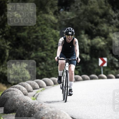 21.06.2026 - 29. Vierlanden-Triathlon H.Heesch http://msf.ph/oto/9904505 21.06.2026 11:36:26 Radfahren 246, 653 meine-sportfotos.de