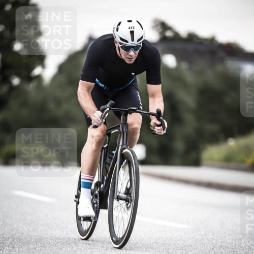 21.06.2026 - 29. Vierlanden-Triathlon H.Heesch http://msf.ph/oto/9904510 21.06.2026 10:20:08 Radfahren 15, 16, 22, 113, 244, 412 meine-sportfotos.de