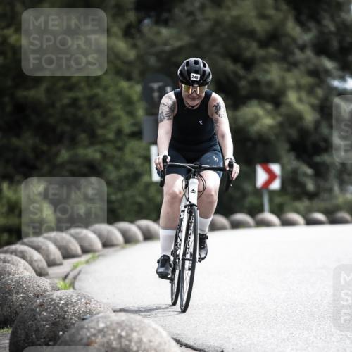 21.06.2026 - 29. Vierlanden-Triathlon H.Heesch http://msf.ph/oto/9904511 21.06.2026 11:36:27 Radfahren 246, 653, 841 meine-sportfotos.de