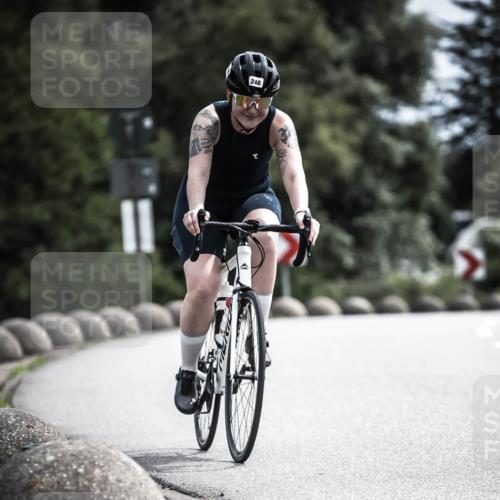 21.06.2026 - 29. Vierlanden-Triathlon H.Heesch http://msf.ph/oto/9904524 21.06.2026 11:36:27 Radfahren 246, 653, 841 meine-sportfotos.de