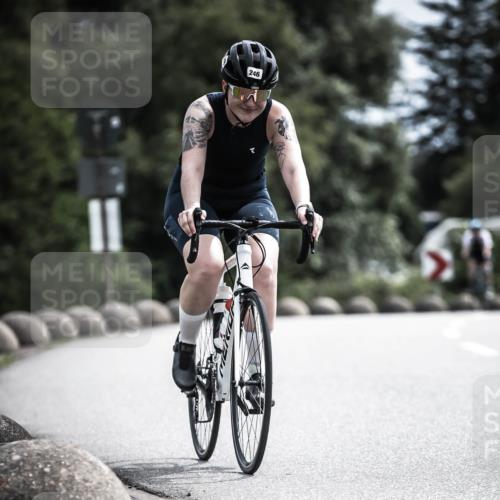 21.06.2026 - 29. Vierlanden-Triathlon H.Heesch http://msf.ph/oto/9904530 21.06.2026 11:36:27 Radfahren 246, 653, 841 meine-sportfotos.de