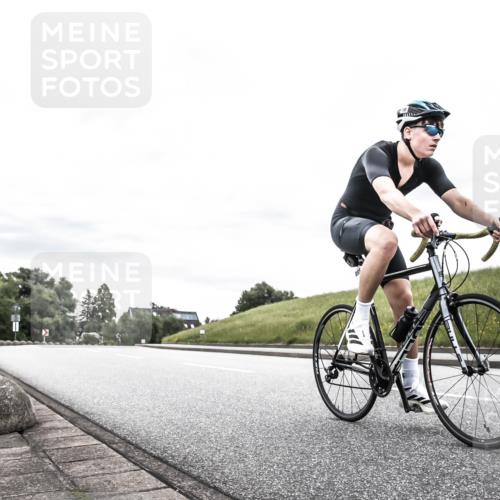 21.06.2026 - 29. Vierlanden-Triathlon H.Heesch http://msf.ph/oto/9904531 21.06.2026 10:26:58 Radfahren 112, 164, 388 meine-sportfotos.de
