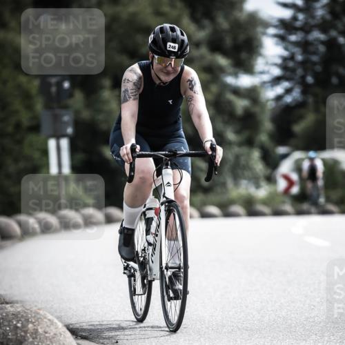 21.06.2026 - 29. Vierlanden-Triathlon H.Heesch http://msf.ph/oto/9904533 21.06.2026 11:36:27 Radfahren 246, 653, 841 meine-sportfotos.de