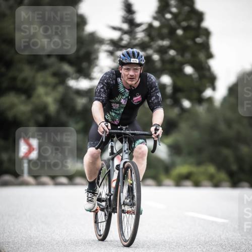 21.06.2026 - 29. Vierlanden-Triathlon H.Heesch http://msf.ph/oto/9904538 21.06.2026 10:20:28 Radfahren 176, 364, 435 meine-sportfotos.de