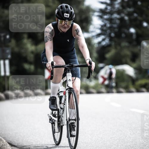 21.06.2026 - 29. Vierlanden-Triathlon H.Heesch http://msf.ph/oto/9904542 21.06.2026 11:36:27 Radfahren 246, 653, 841 meine-sportfotos.de