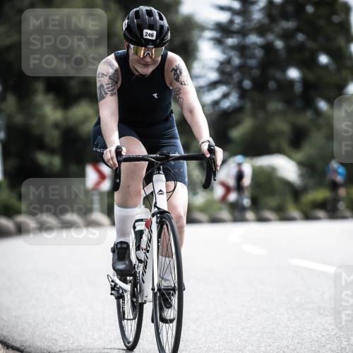 21.06.2026 - 29. Vierlanden-Triathlon H.Heesch http://msf.ph/oto/9904545 21.06.2026 11:36:27 Radfahren 246, 653, 841 meine-sportfotos.de