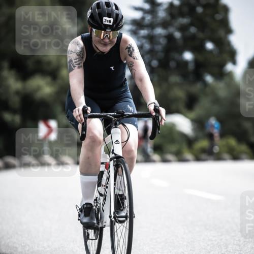 21.06.2026 - 29. Vierlanden-Triathlon H.Heesch http://msf.ph/oto/9904550 21.06.2026 11:36:27 Radfahren 246, 653, 841 meine-sportfotos.de