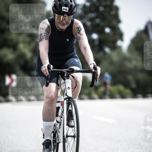 21.06.2026 - 29. Vierlanden-Triathlon H.Heesch http://msf.ph/oto/9904555 21.06.2026 11:36:28 Radfahren 246, 653, 841 meine-sportfotos.de