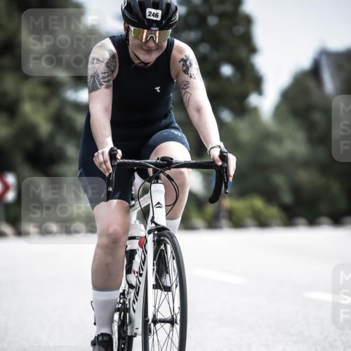 21.06.2026 - 29. Vierlanden-Triathlon H.Heesch http://msf.ph/oto/9904558 21.06.2026 11:36:28 Radfahren 246, 653, 841 meine-sportfotos.de