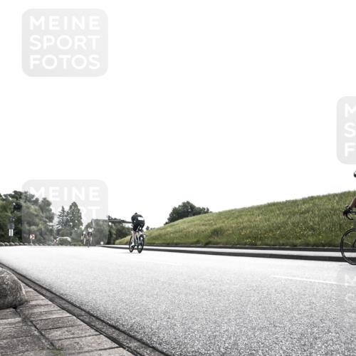 21.06.2026 - 29. Vierlanden-Triathlon H.Heesch http://msf.ph/oto/9904567 21.06.2026 10:54:36 Radfahren 33, 94, 506, 509, 526, 545, 552, 562, 599 meine-sportfotos.de
