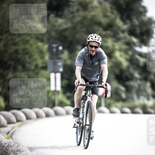 21.06.2026 - 29. Vierlanden-Triathlon H.Heesch http://msf.ph/oto/9904569 21.06.2026 11:37:48 Radfahren 105, 279, 706, 787, 895 meine-sportfotos.de