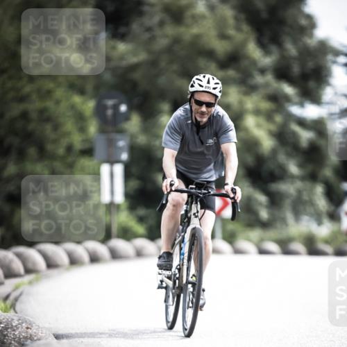 21.06.2026 - 29. Vierlanden-Triathlon H.Heesch http://msf.ph/oto/9904573 21.06.2026 11:37:48 Radfahren 105, 279, 706, 787, 895 meine-sportfotos.de
