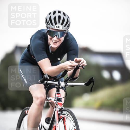 21.06.2026 - 29. Vierlanden-Triathlon H.Heesch http://msf.ph/oto/9904623 21.06.2026 10:20:41 Radfahren 52, 542 meine-sportfotos.de