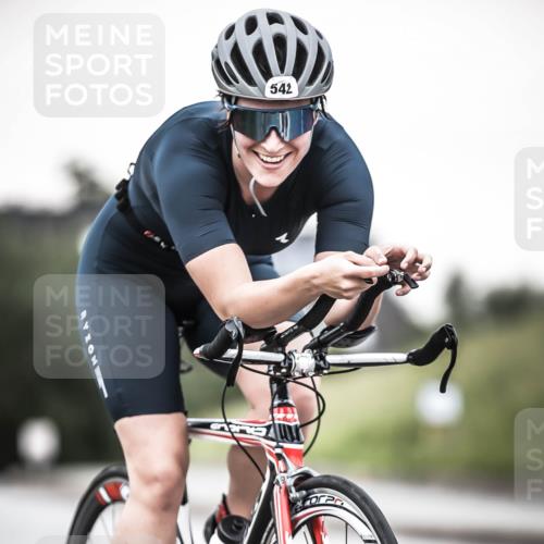 21.06.2026 - 29. Vierlanden-Triathlon H.Heesch http://msf.ph/oto/9904629 21.06.2026 10:20:41 Radfahren 52, 542 meine-sportfotos.de
