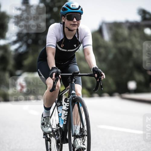 21.06.2026 - 29. Vierlanden-Triathlon H.Heesch http://msf.ph/oto/9904658 21.06.2026 11:36:34 Radfahren 226, 653, 841 meine-sportfotos.de