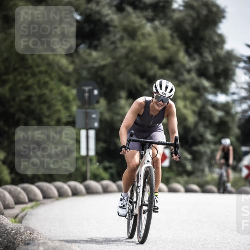 21.06.2026 - 29. Vierlanden-Triathlon H.Heesch http://msf.ph/oto/9904661 21.06.2026 11:36:54 Radfahren 58, 832, 865 meine-sportfotos.de