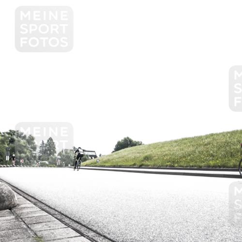 21.06.2026 - 29. Vierlanden-Triathlon H.Heesch http://msf.ph/oto/9904664 21.06.2026 10:57:02 Radfahren 58, 145, 328, 368, 374, 384, 391, 486, 488, 517, 535, 575, 585, 616 meine-sportfotos.de