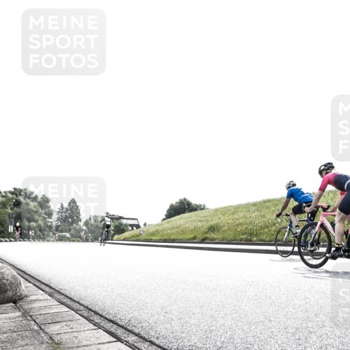21.06.2026 - 29. Vierlanden-Triathlon H.Heesch http://msf.ph/oto/9904671 21.06.2026 10:57:02 Radfahren 58, 145, 328, 368, 374, 384, 391, 486, 488, 517, 535, 575, 585, 616 meine-sportfotos.de